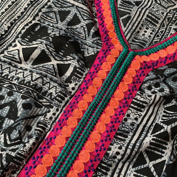 EUC Blue Island romper - Picture 5 of 7